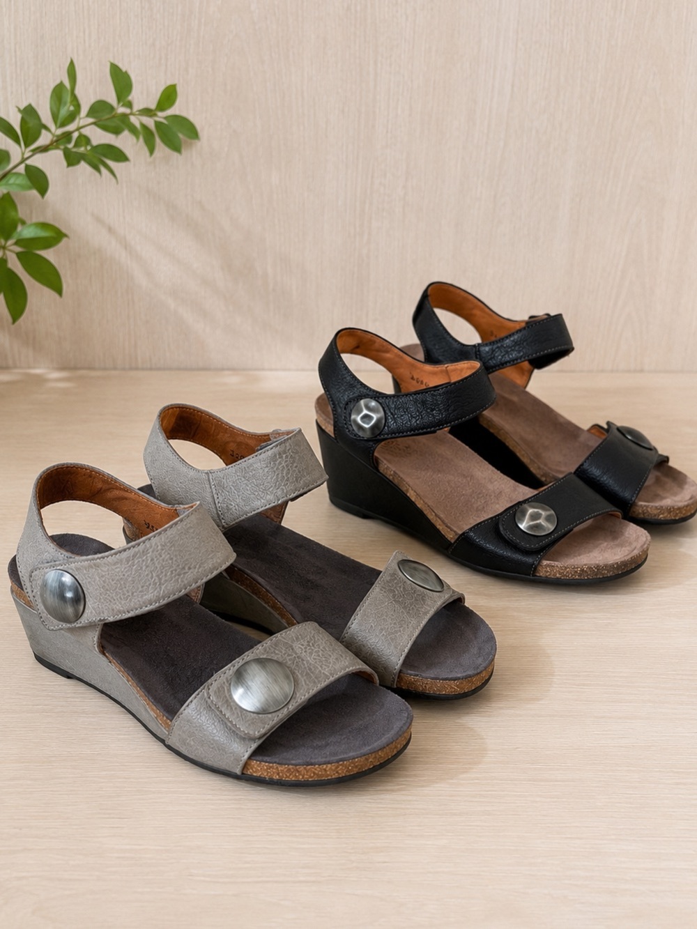 Taos Gray- Black Leather Wedge Sandals Sz 41 Comfort Adjustable Hook & Loop (2)